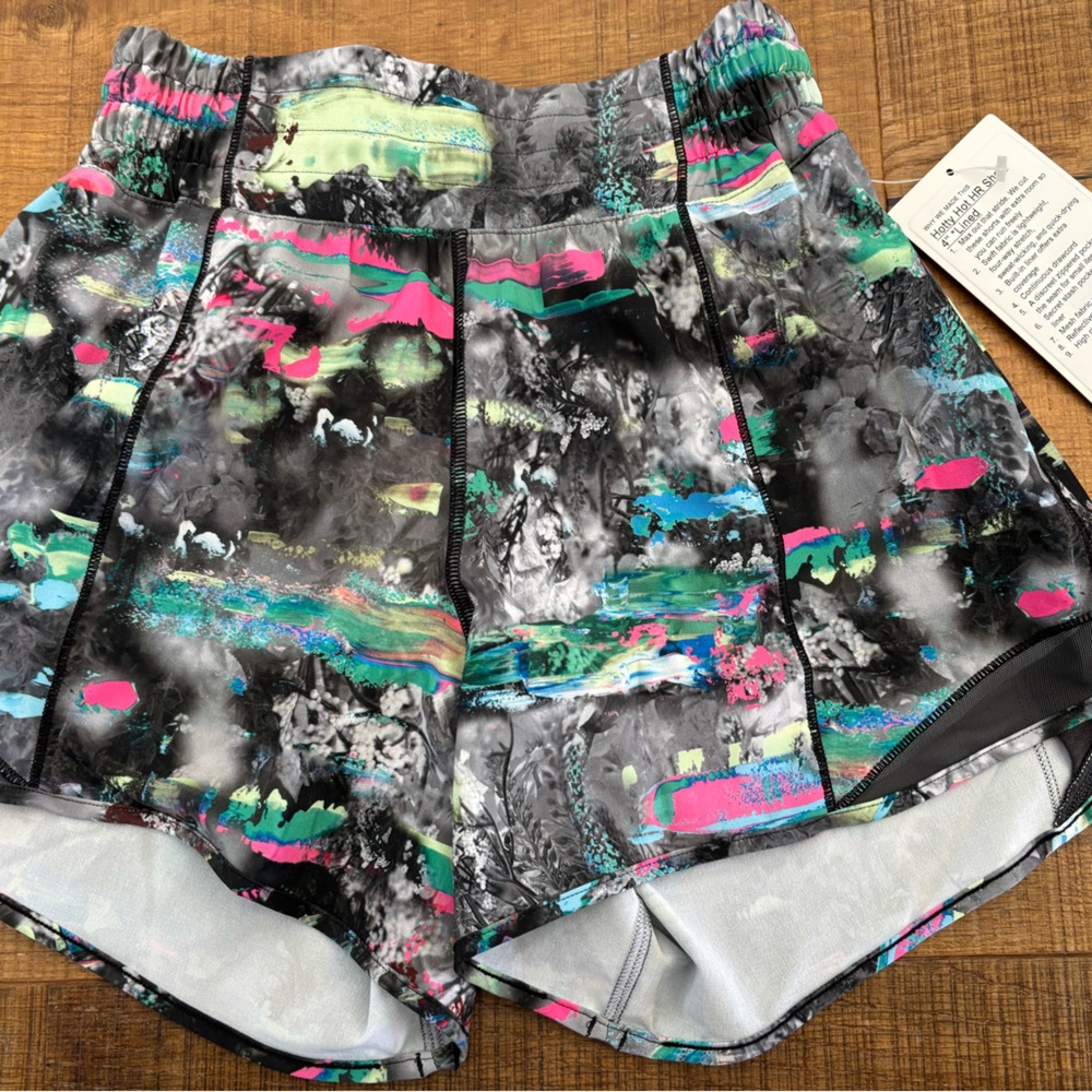 Lululemon Hotty Hot HR short size 2